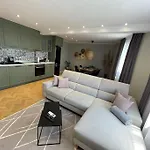 Center Luxury * Warna